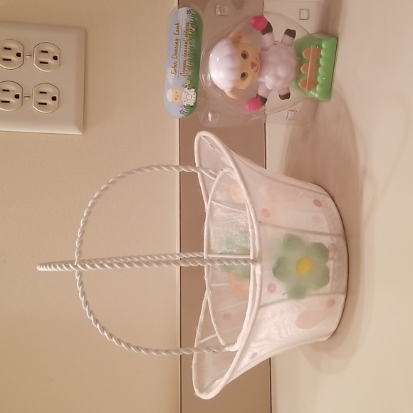 🐰BASKETS WITH SOLAR DANCING LAMB🐑 - Picture 3 of 4